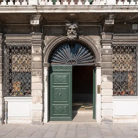 Апартаменты Rousseau's Венеция