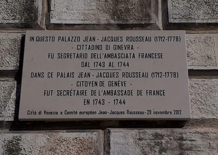 Rousseau's Апартаменты