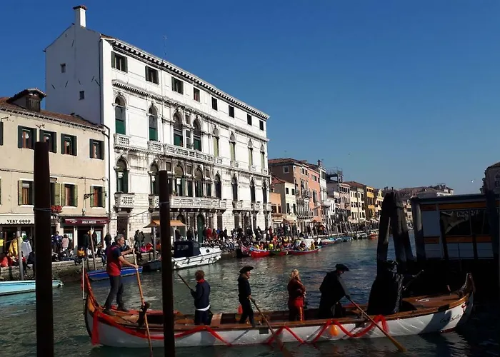 Rousseau's Венеция